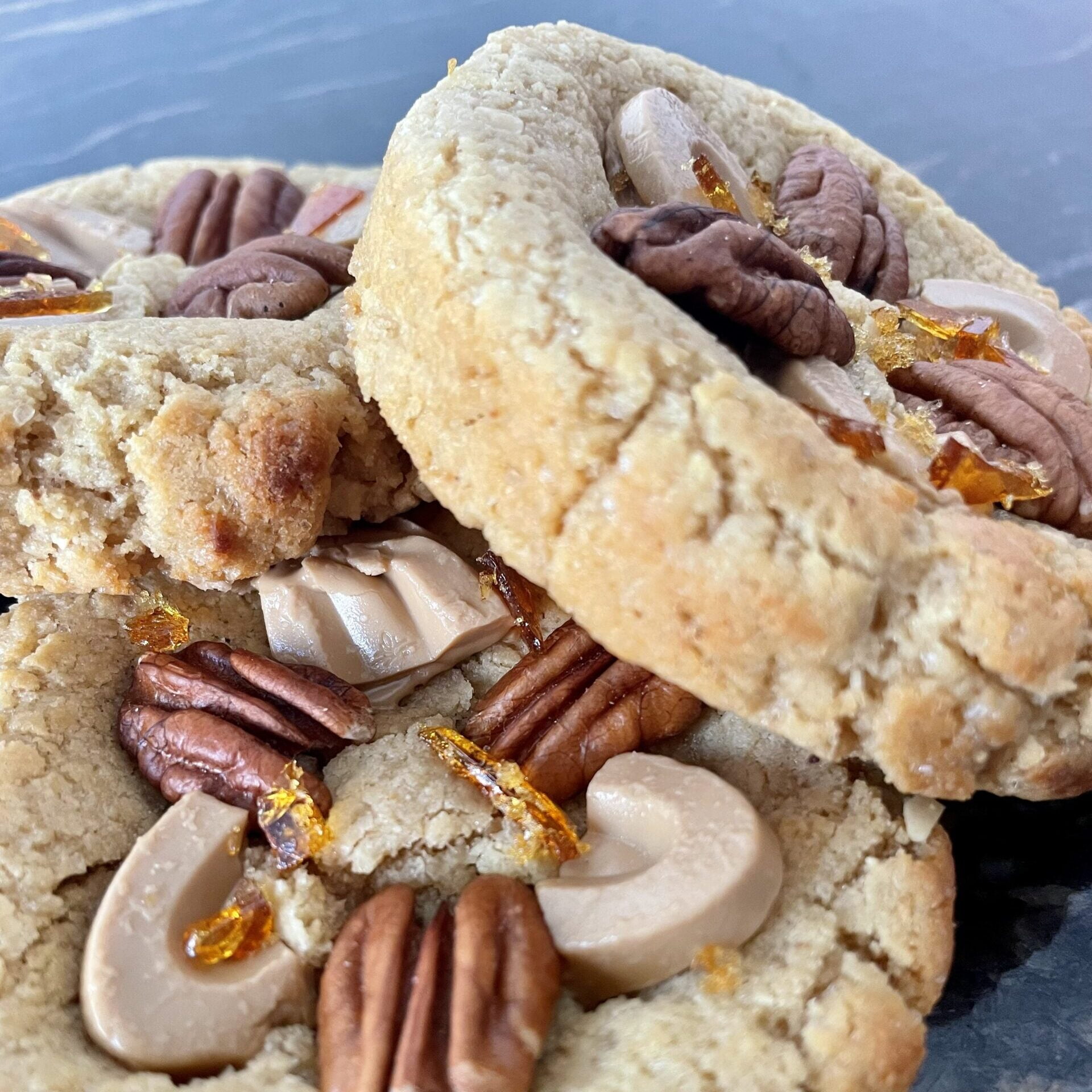Cookie artisanal — Caramel & Noix de Pécan